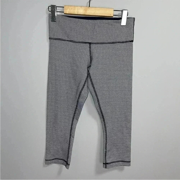 Lululemon  Crops - Picture 4 of 7